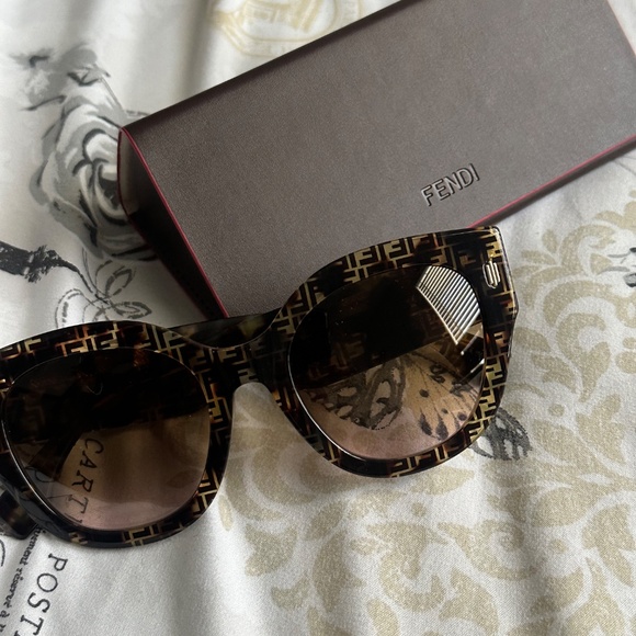 Fendi 53mm Logo Lens Round Sunglasses main image 6